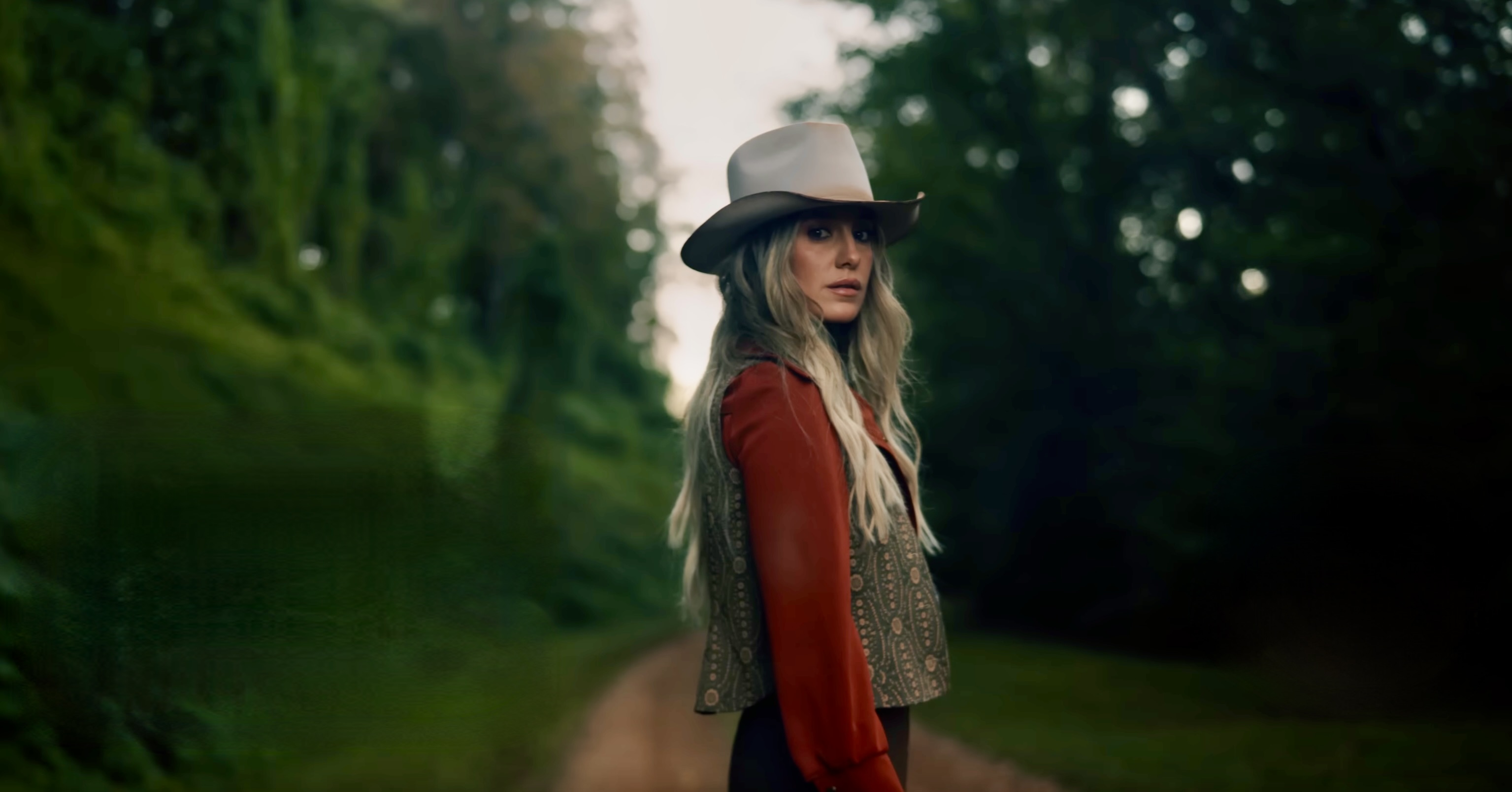 Lainey Wilson Watermelon Moonshine Three Weeks #1 on ACC with Kix Brooks - Vimarsana News